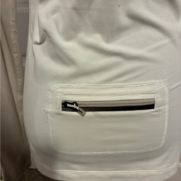 Lululemon Run: Layer Me Long Sleeve Size 6 Exercise Stretch Minimalist Pocket - Picture 8 of 10